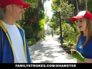 familyStrokes- Misty Look-alike Blows brother For POkemonGo