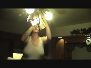 Braless Housewife cleaning big Boobs hard Nipples