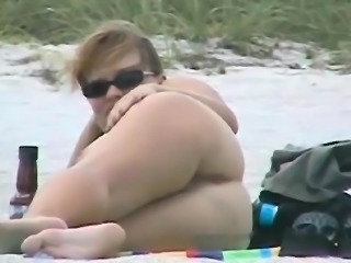 Amateur ass fucking on the beach