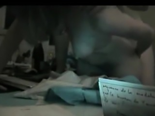 baise moi sur le bureau et laisse le me filmer