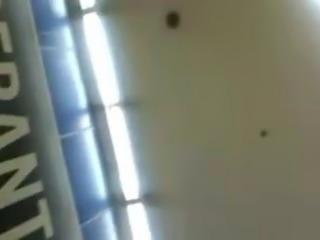 Pedacinho da Bundinha gostosa da coroa desconfiada