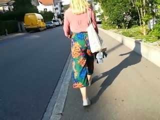 jiggle ass in funny but hot pants